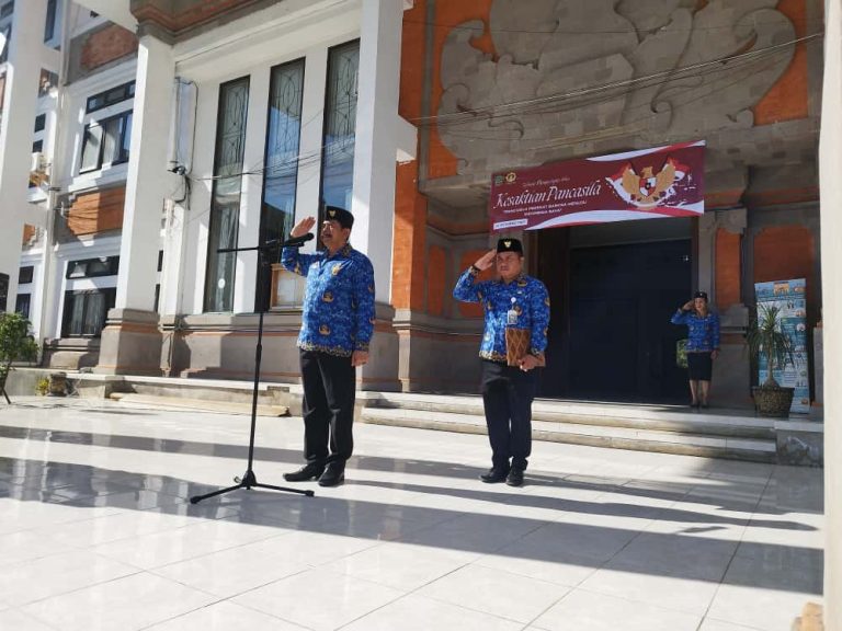 PERINGATAN HARI KESAKTIAN PANCASILA DI UHN SUGRIWA, REKTOR TEKANKAN IMPLEMENTASI MODERASI BERAGAMA DAN KERUKUNAN