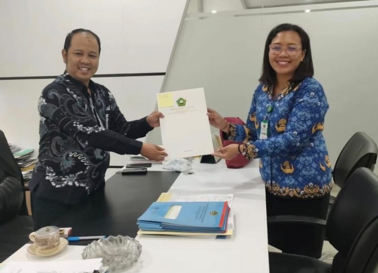 UHN SUGRIWA BERBANGGA, KADEK ARIA PRIMA RAIH GURU BESAR